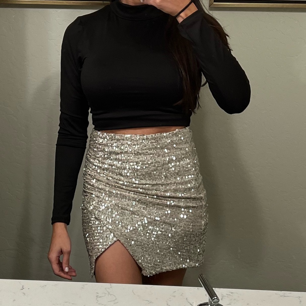 NWT! Sequins 2 piece cropped evening dress